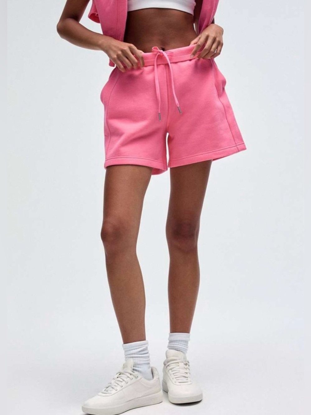Lululemon Scuba High-Rise Shorts 5” size 4